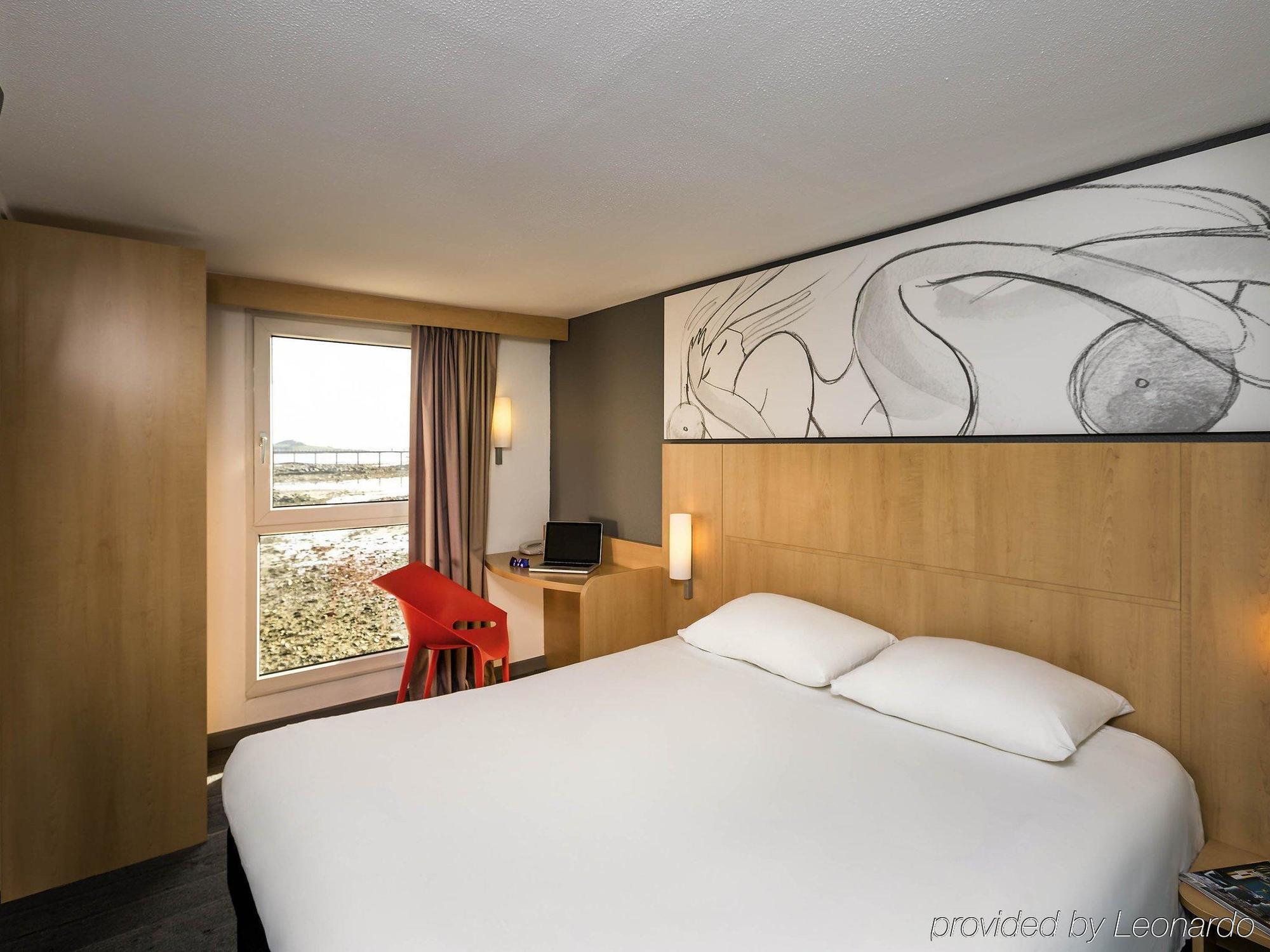 ไอบิส รอสคอฟ บอร์ด เดอ แมร์ Hotel รอสกอฟ ภายนอก รูปภาพ