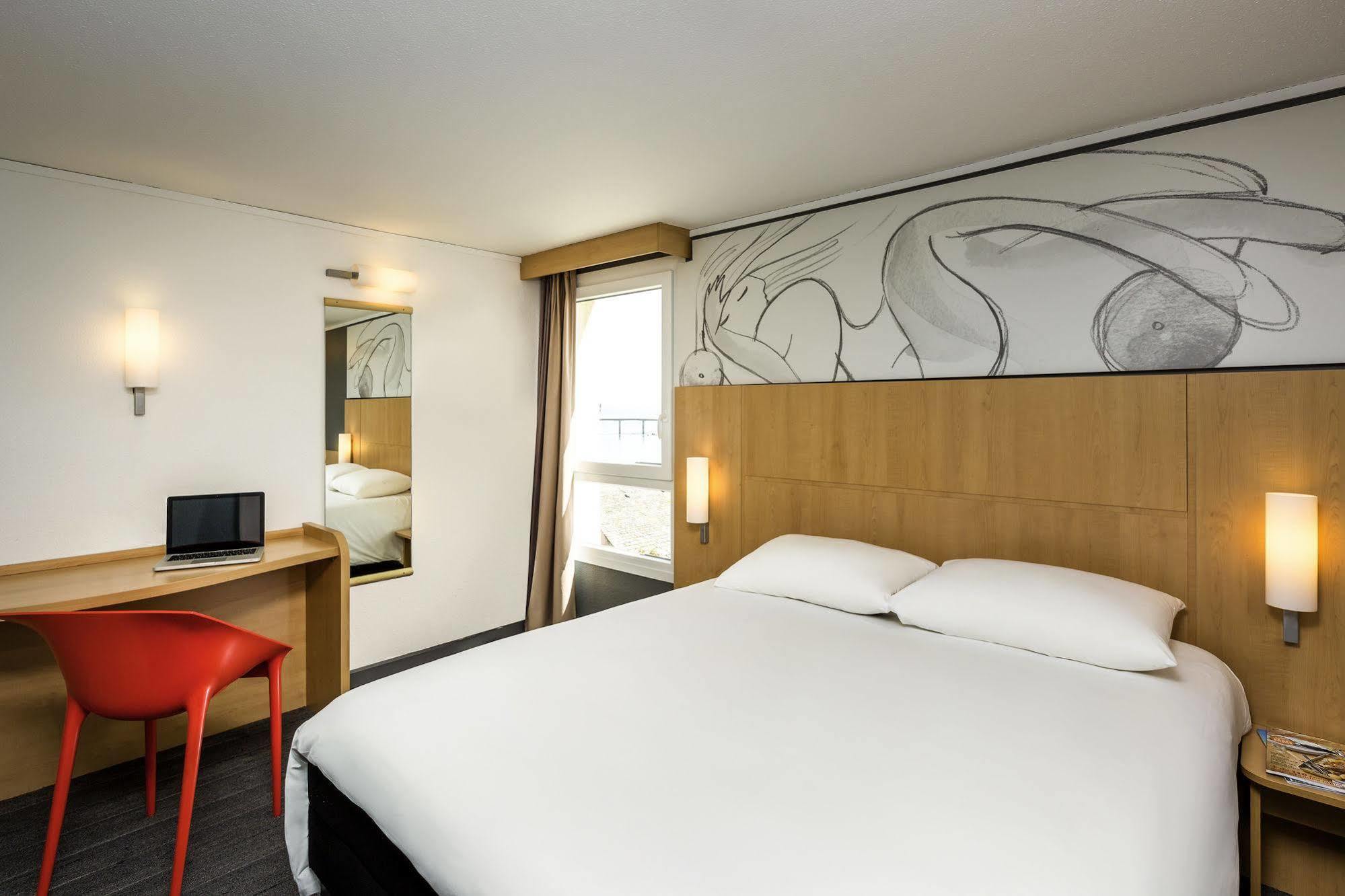 ไอบิส รอสคอฟ บอร์ด เดอ แมร์ Hotel รอสกอฟ ภายนอก รูปภาพ
